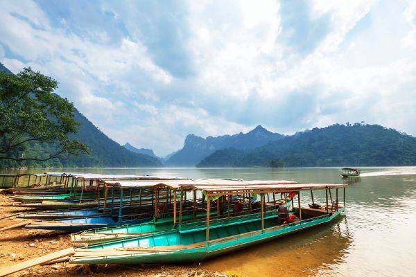Vietnam trekking tour
