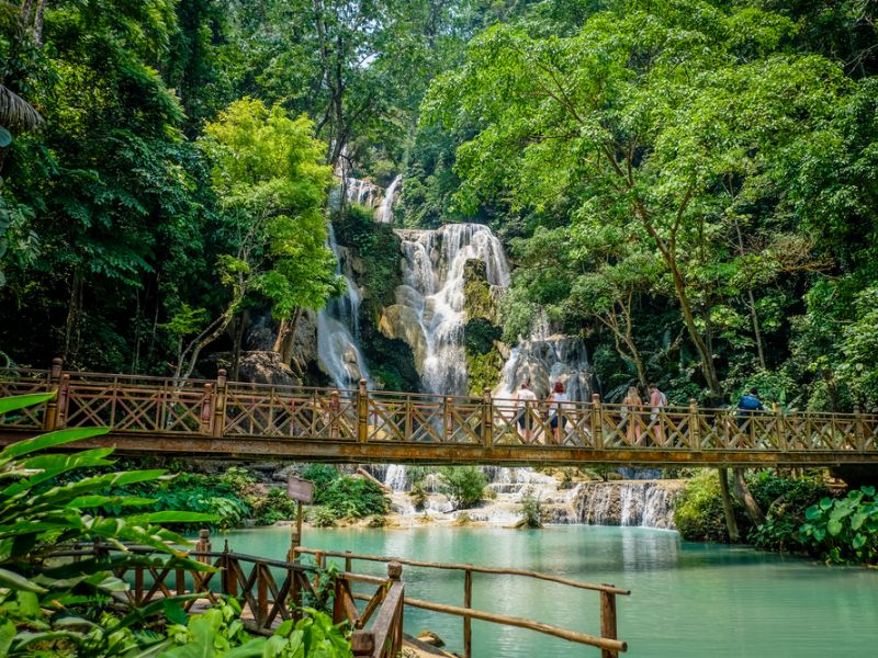 kuang si waterfall